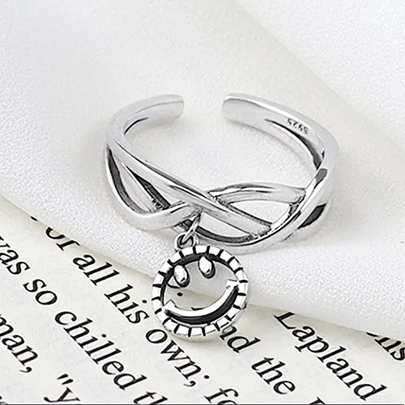NEW STERLING SILVER ADJUSTABLE SMILEY CHARM RING